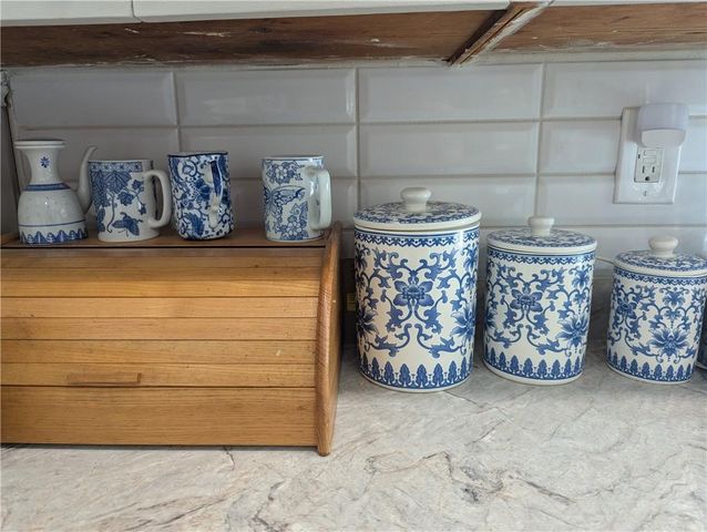 407 S 1st Street, Hiawatha, KS 66434