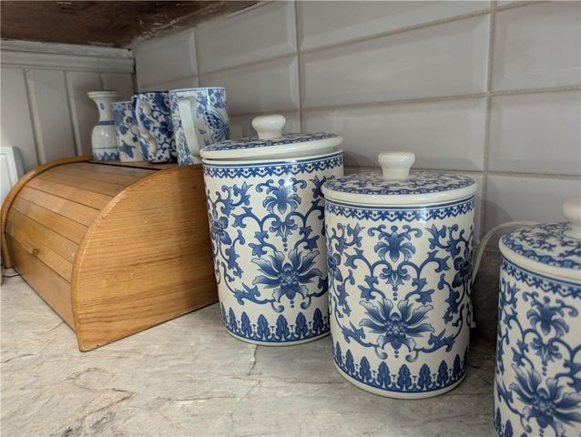 407 S 1st Street, Hiawatha, KS 66434