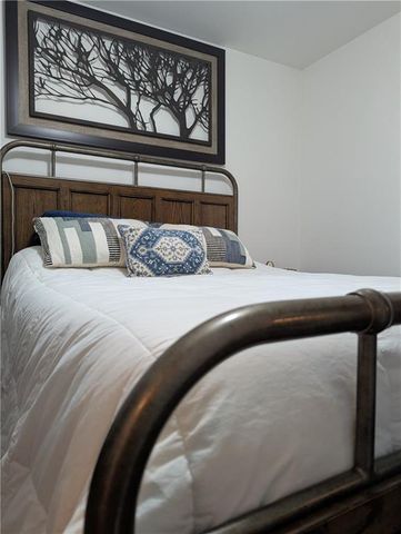 407 S 1st Street, Hiawatha, KS 66434