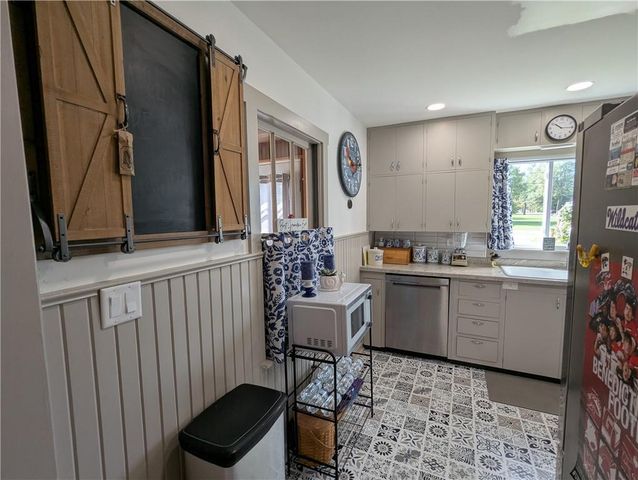 407 S 1st Street, Hiawatha, KS 66434