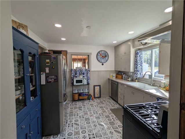 407 S 1st Street, Hiawatha, KS 66434