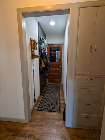 407 S 1st Street, Hiawatha, KS 66434