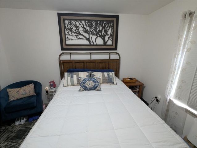 407 S 1st Street, Hiawatha, KS 66434