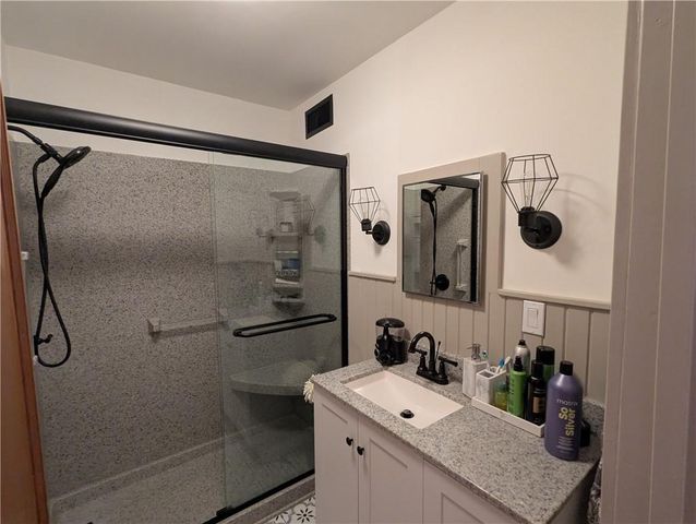 407 S 1st Street, Hiawatha, KS 66434