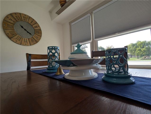 407 S 1st Street, Hiawatha, KS 66434