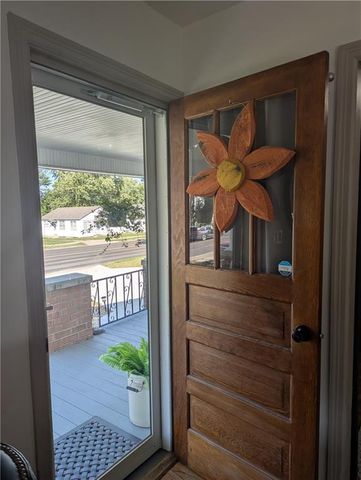 407 S 1st Street, Hiawatha, KS 66434