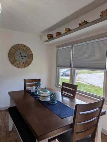 407 S 1st Street, Hiawatha, KS 66434