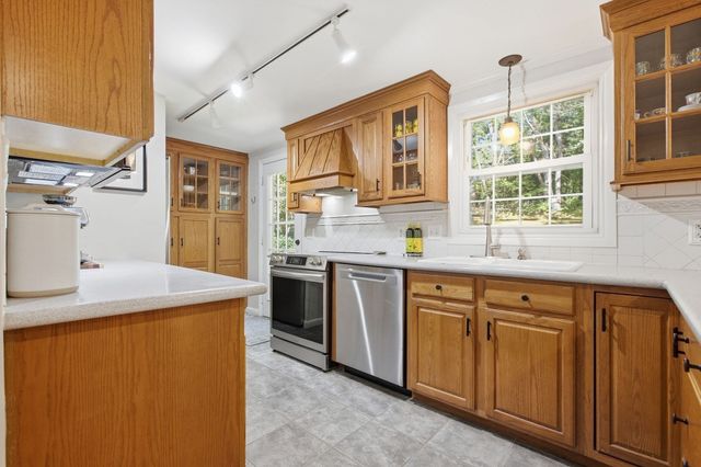 48 Gray Road, Andover, MA 01810