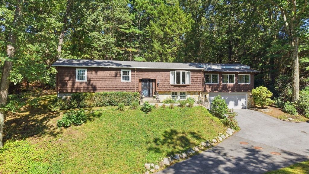 48 Gray Road, Andover, MA 01810