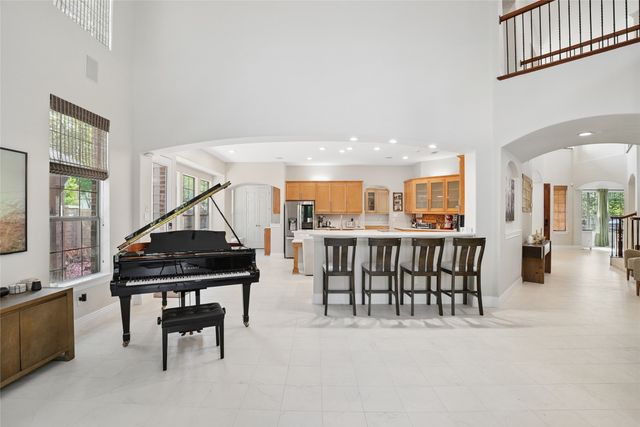 8319 Midway Road, Dallas, TX 75209