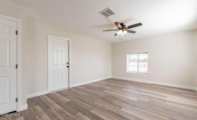 8304 N 55th Avenue, Glendale, AZ 85302