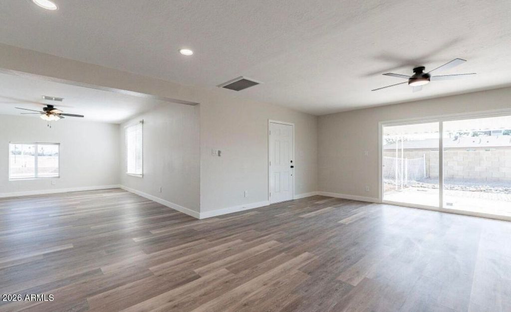 8304 N 55th Avenue, Glendale, AZ 85302 — photo 3