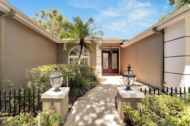 18006 CLEAR LAKE DR, Lutz, FL 33548