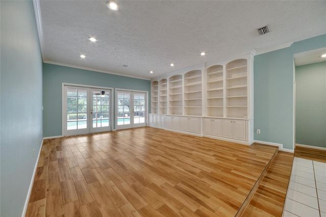 18006 CLEAR LAKE DR, Lutz, FL 33548