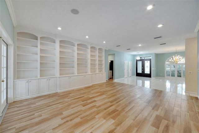 18006 CLEAR LAKE DR, Lutz, FL 33548