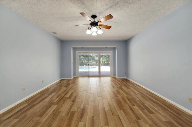 18006 CLEAR LAKE DR, Lutz, FL 33548