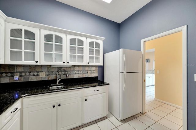 18006 CLEAR LAKE DR, Lutz, FL 33548