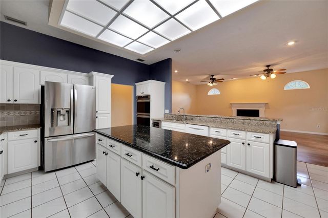 18006 CLEAR LAKE DR, Lutz, FL 33548