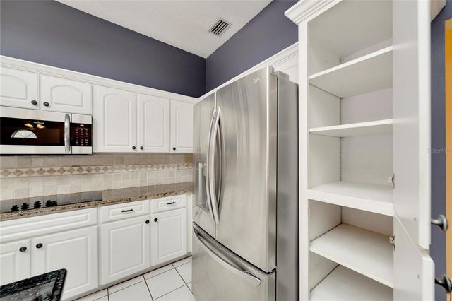 18006 CLEAR LAKE DR, Lutz, FL 33548