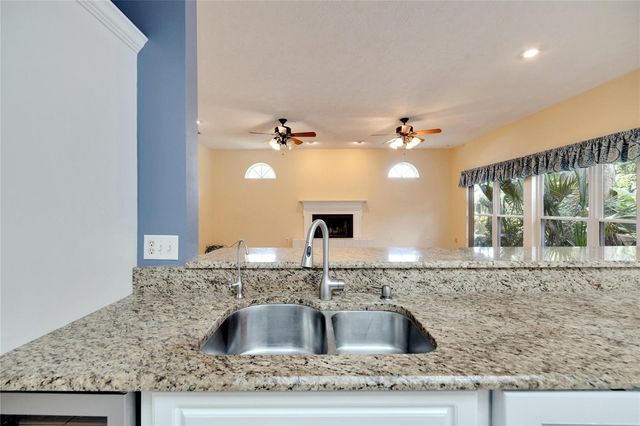 18006 CLEAR LAKE DR, Lutz, FL 33548