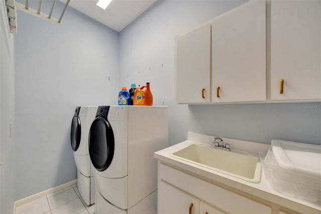 18006 CLEAR LAKE DR, Lutz, FL 33548