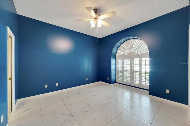 18006 CLEAR LAKE DR, Lutz, FL 33548