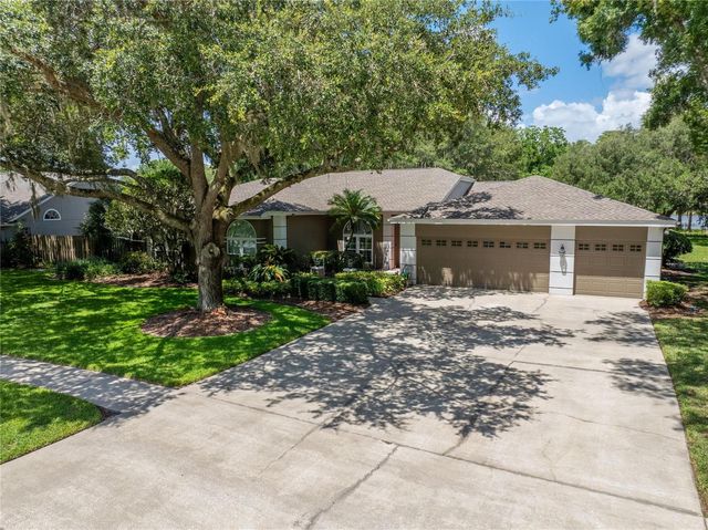 18006 CLEAR LAKE DR, Lutz, FL 33548
