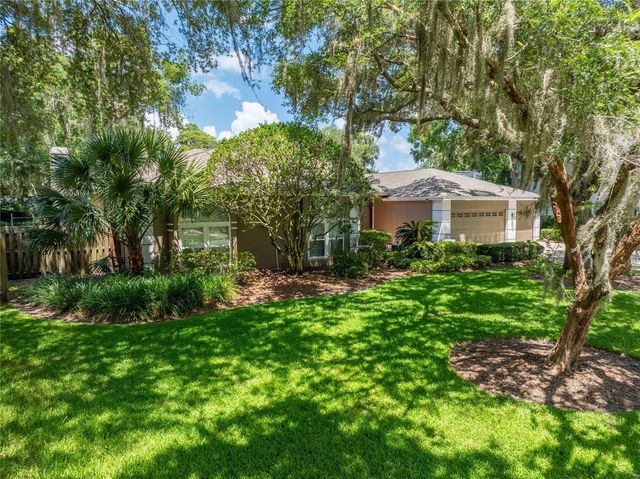 18006 CLEAR LAKE DR, Lutz, FL 33548