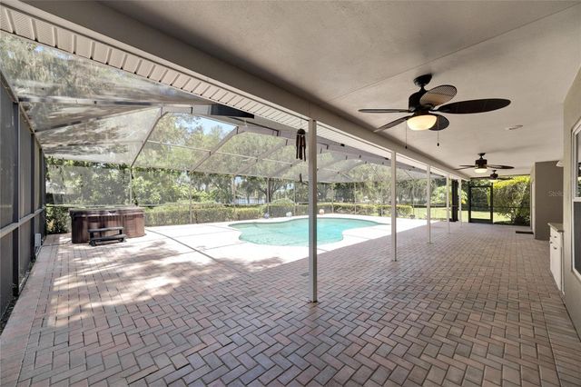 18006 CLEAR LAKE DR, Lutz, FL 33548