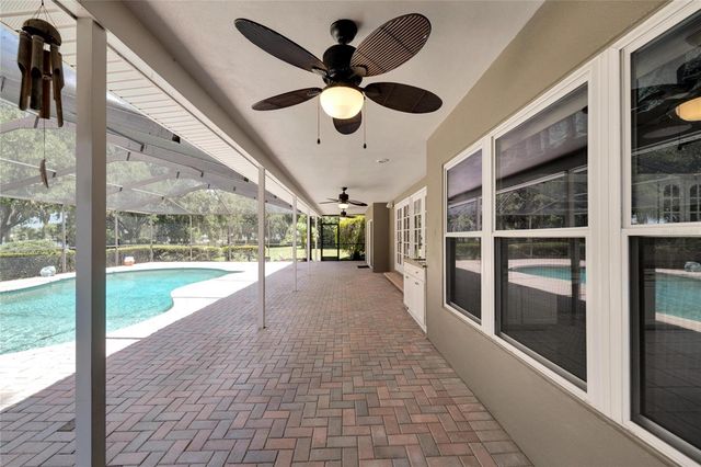 18006 CLEAR LAKE DR, Lutz, FL 33548