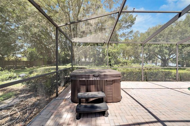 18006 CLEAR LAKE DR, Lutz, FL 33548