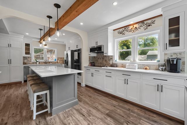 95 Lakeside Ave, Lakeville, MA 02347