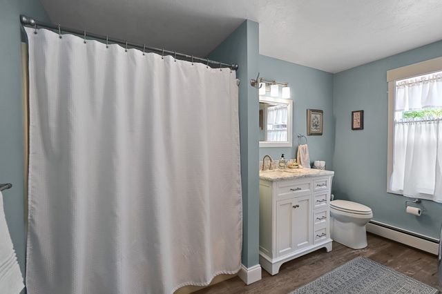 95 Lakeside Ave, Lakeville, MA 02347