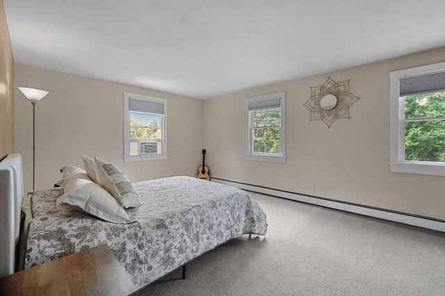 95 Lakeside Ave, Lakeville, MA 02347