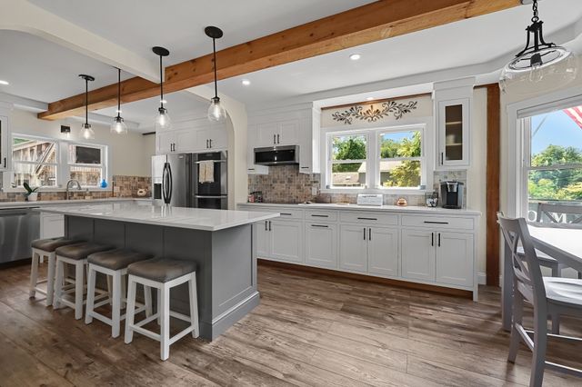 95 Lakeside Ave, Lakeville, MA 02347