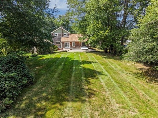 95 Lakeside Ave, Lakeville, MA 02347