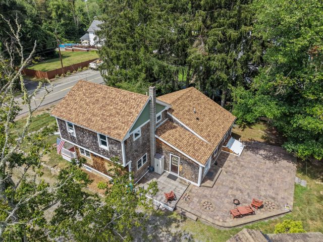 95 Lakeside Ave, Lakeville, MA 02347
