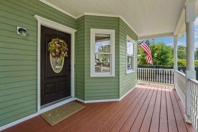 95 Lakeside Ave, Lakeville, MA 02347