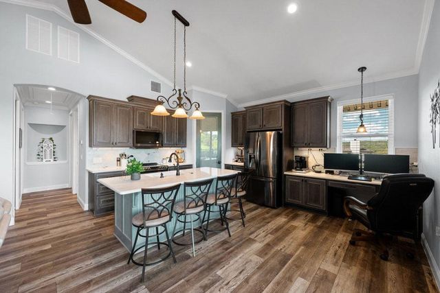 19833 Lakehurst LOOP, Spicewood, TX 78669