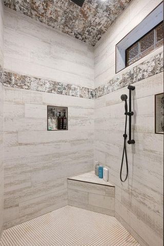 19833 Lakehurst LOOP, Spicewood, TX 78669