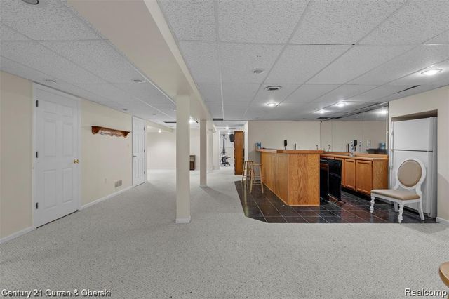 9039 Oakridge Trail Trail, Shelby Twp, MI 48317