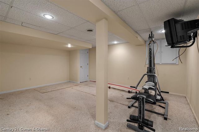 9039 Oakridge Trail Trail, Shelby Twp, MI 48317