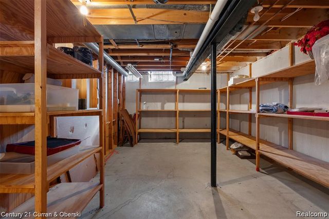 9039 Oakridge Trail Trail, Shelby Twp, MI 48317