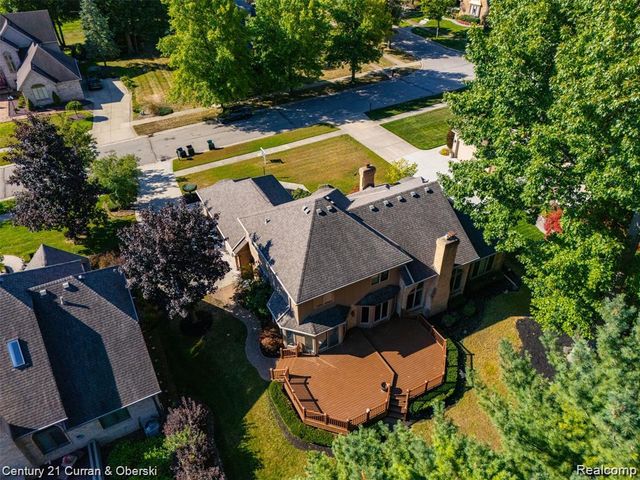 9039 Oakridge Trail Trail, Shelby Twp, MI 48317