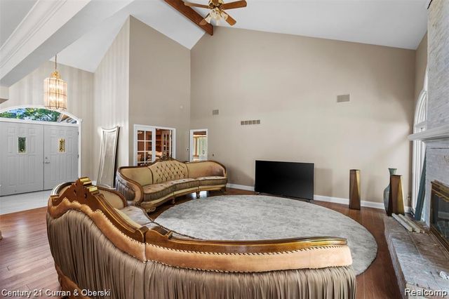 9039 Oakridge Trail Trail, Shelby Twp, MI 48317