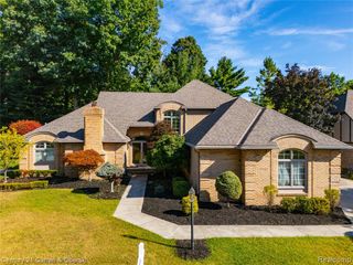 9039 Oakridge Trail Trail, Shelby Twp, MI 48317