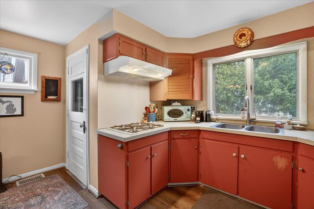 109 S Mulberry Street, Marshall, MI 49068