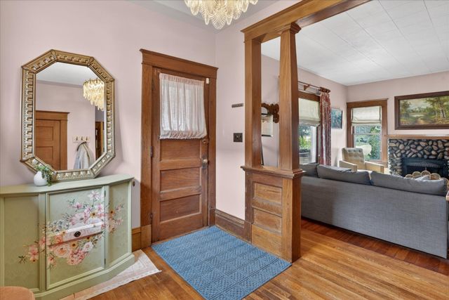 109 S Mulberry Street, Marshall, MI 49068