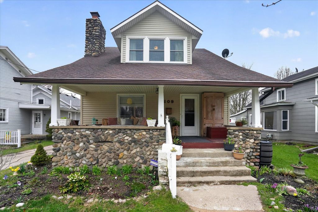 109 S Mulberry Street, Marshall, MI 49068
