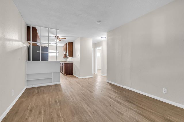 4706 Yellowstone Boulevard 2, Houston, TX 77021